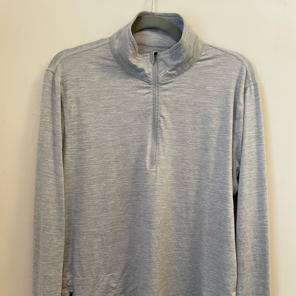 Vuori Men’s Ease Performance Quarter Zip in Large, gray